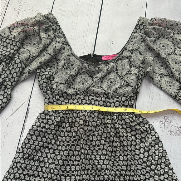 Women’s BETSEY JOHNSON Dress Size 6 - Picture 2 of 7